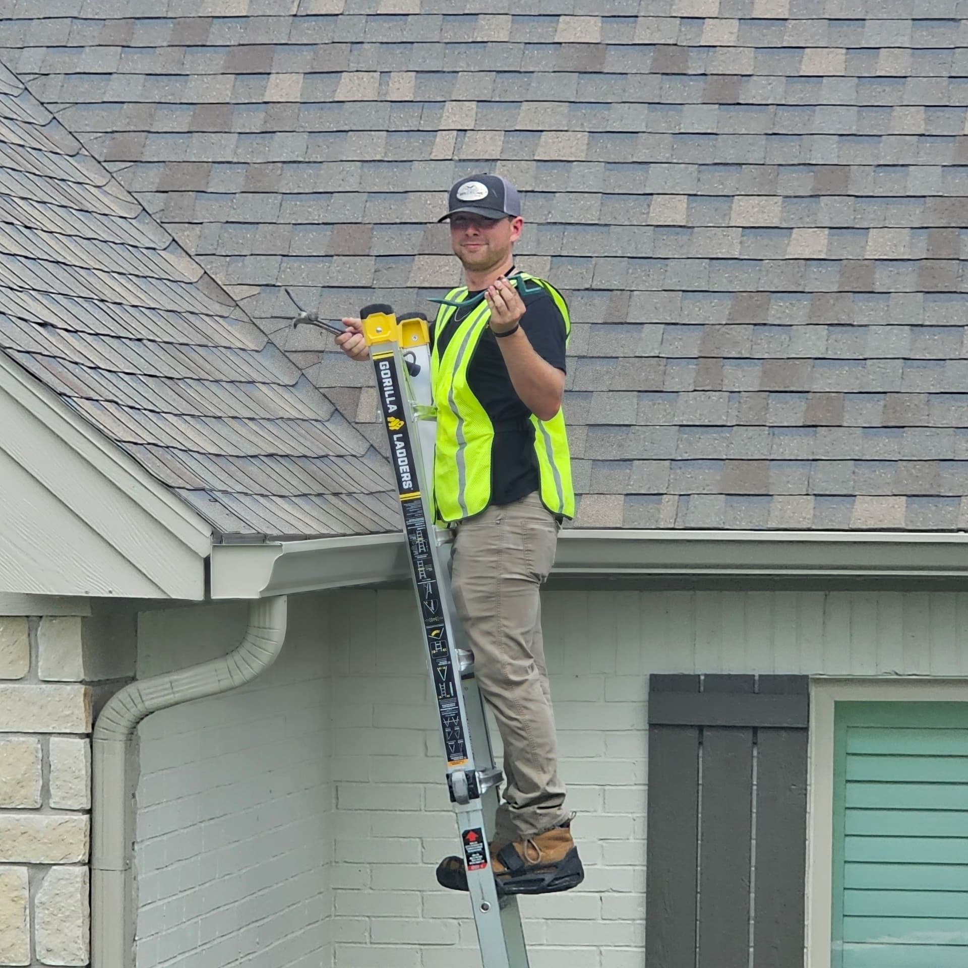 Precision Shingle Repairs with Specialty Tools image